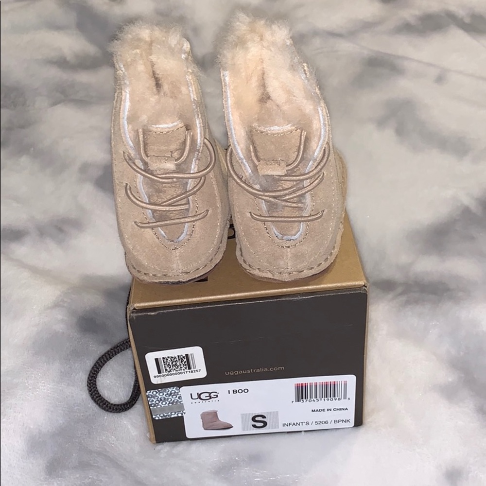 UGG - Picture 4 of 9